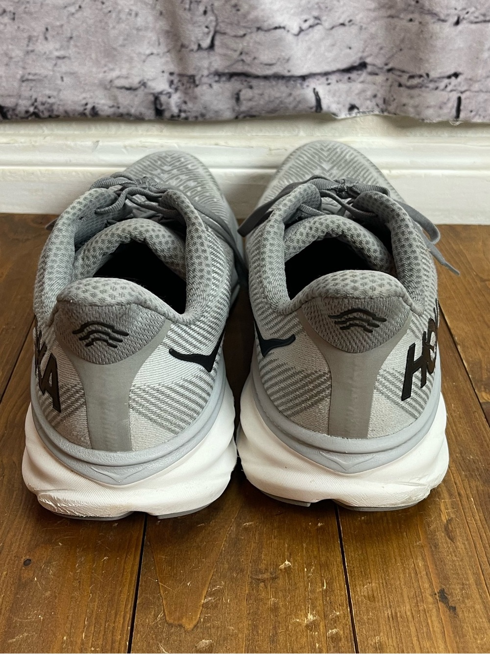 Hoka clifton 9 men’s size 12D light gray sneakers - Picture 3 of 10